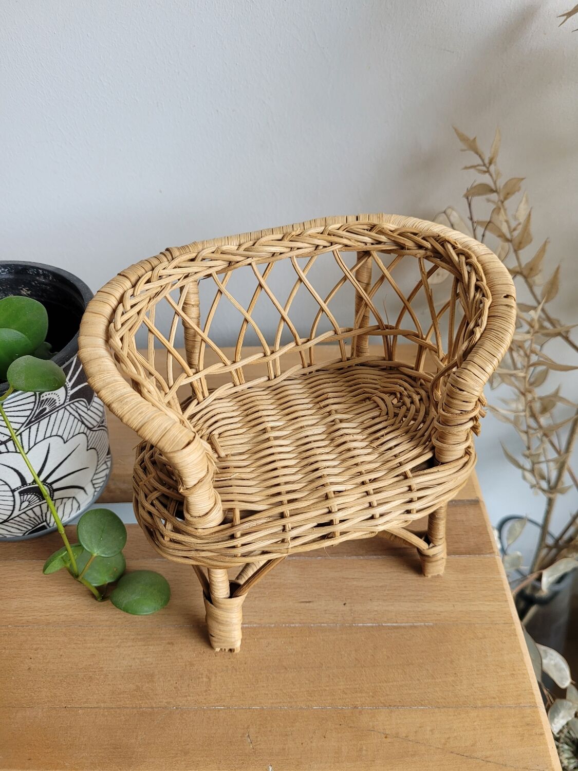 Sofa for rattan dollhouse