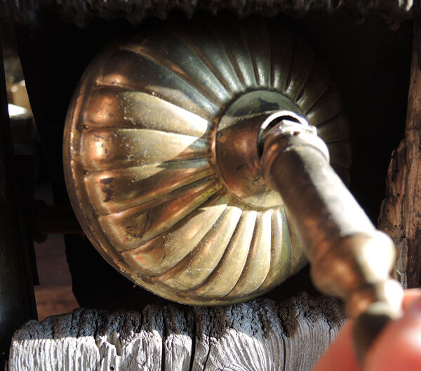 Ancien lustre 6-bras en laiton ou bronze