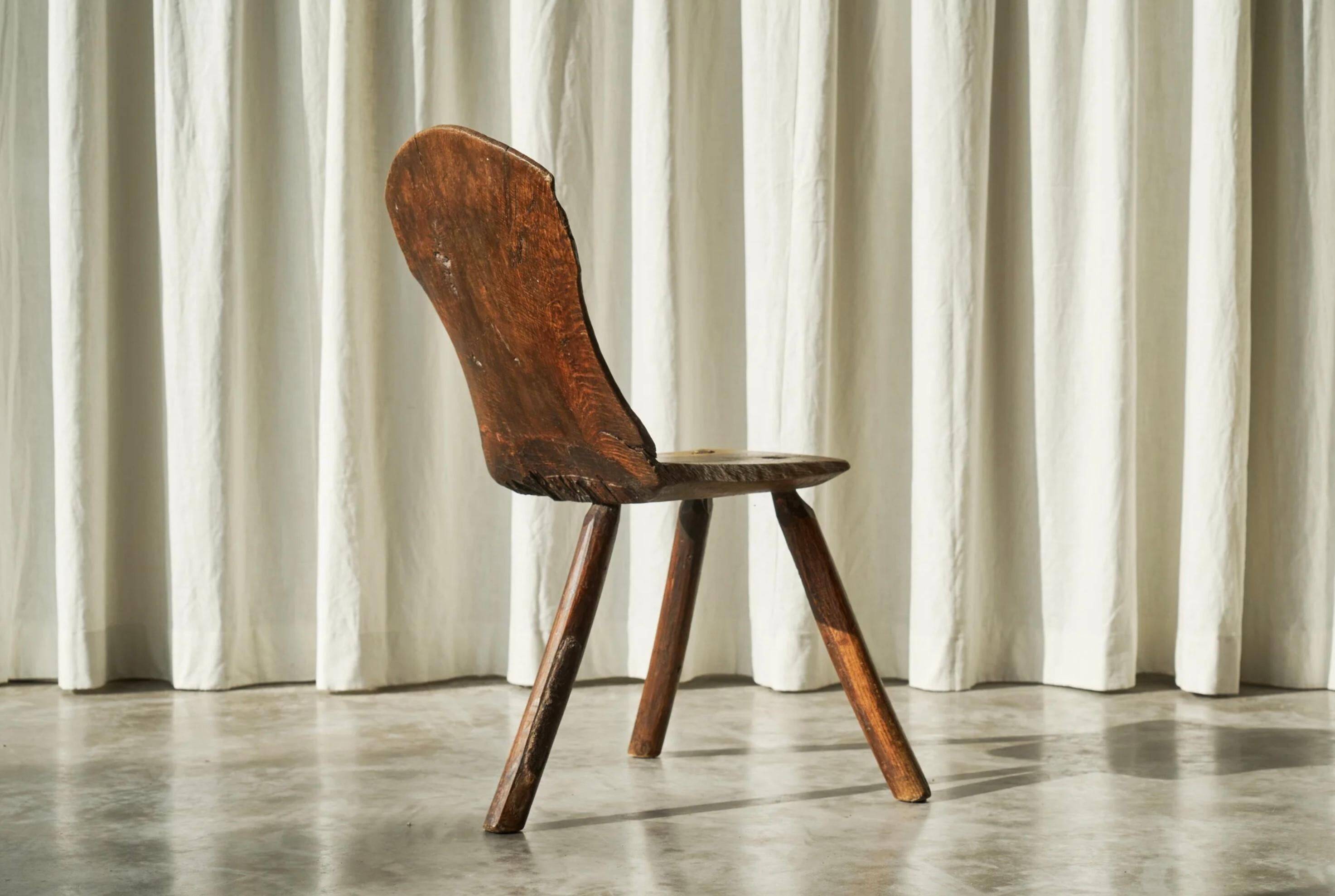 Tripod accent chair Wabi Sabi, hand-carved, 19th century.