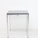 Bauhaus design table model Jean by Eileen Gray