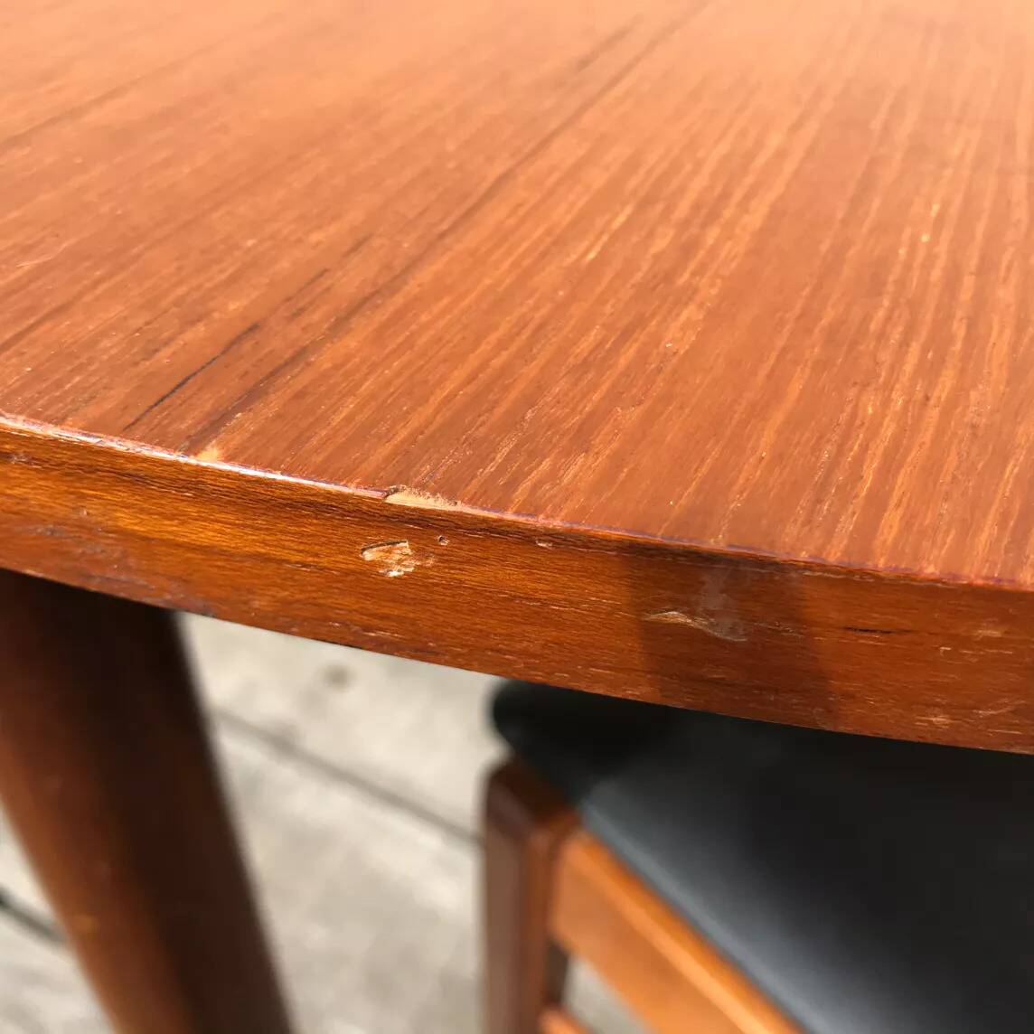 Vintage 1970s round table with extensions.
