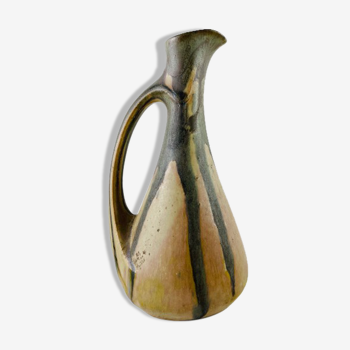 Vase soliflore ancien en grès forme aiguière beige et gris-vert signé Denbac