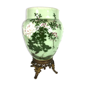 vase vert japonais en