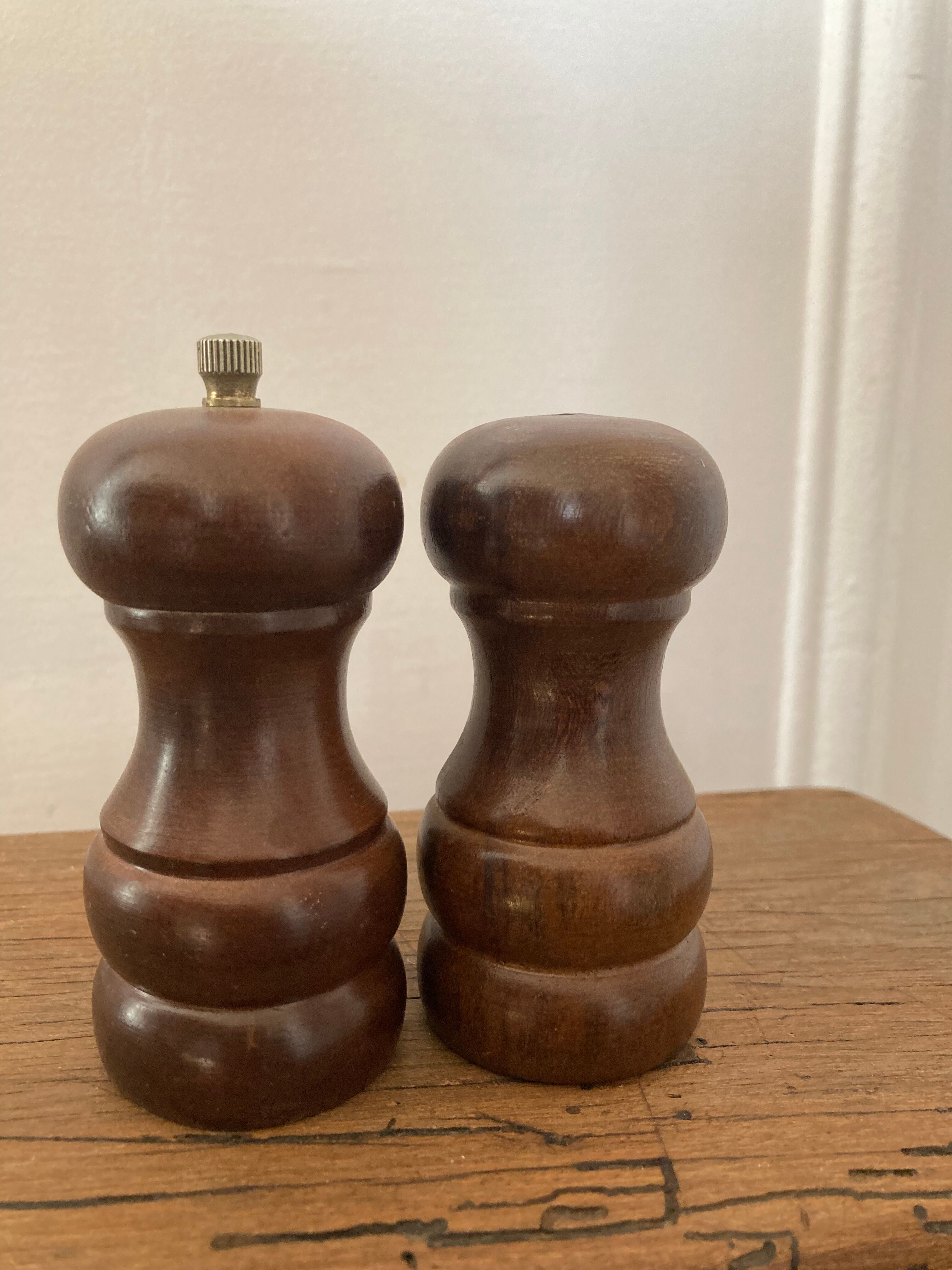 Salt and pepper shaker