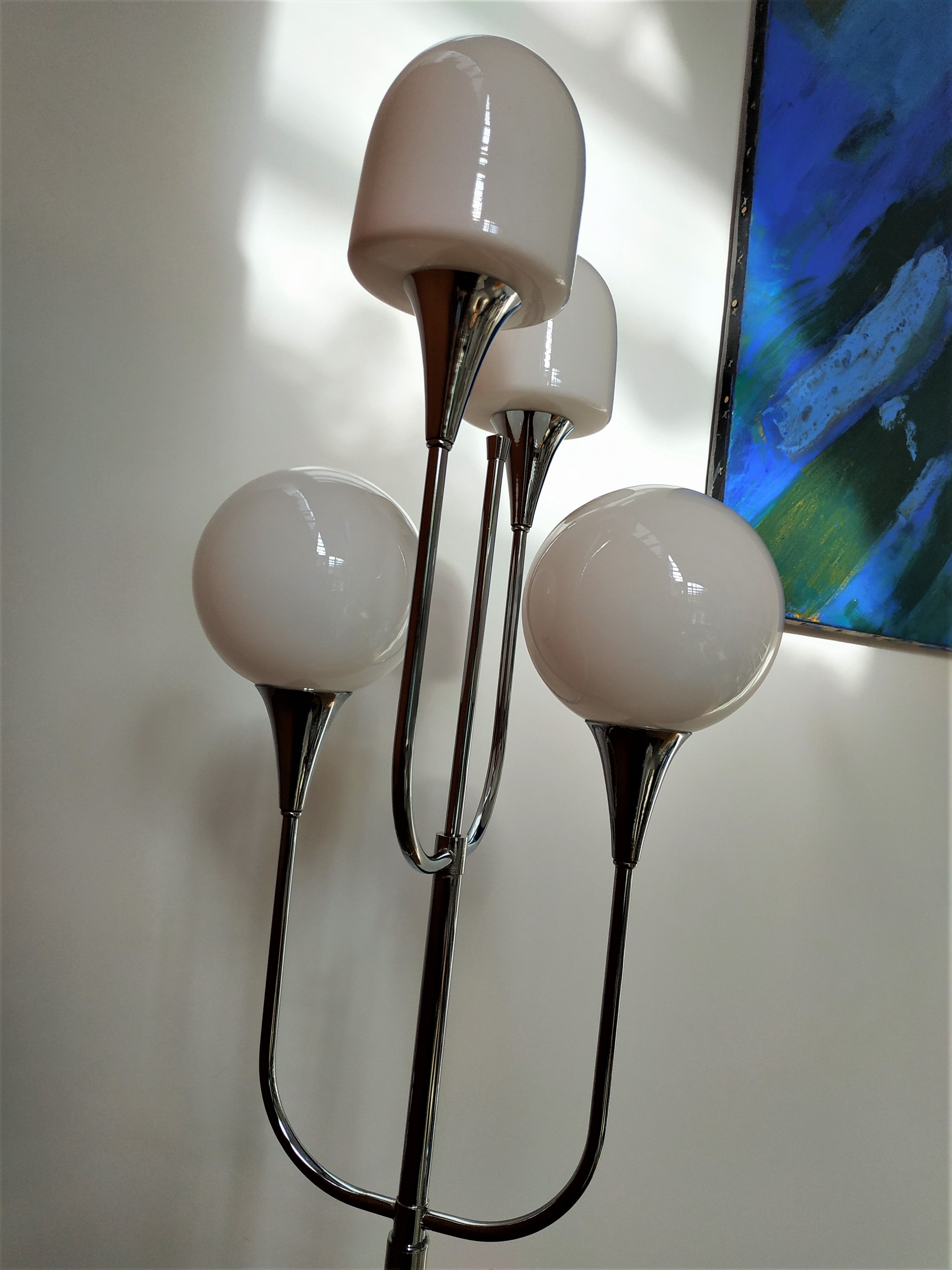 Lampadaire chromé à 4 globes des années 70 dans le gout de Sciolari