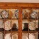 Vitrine en acajou et ronce de noyer avec éclairage, XIXème siècle