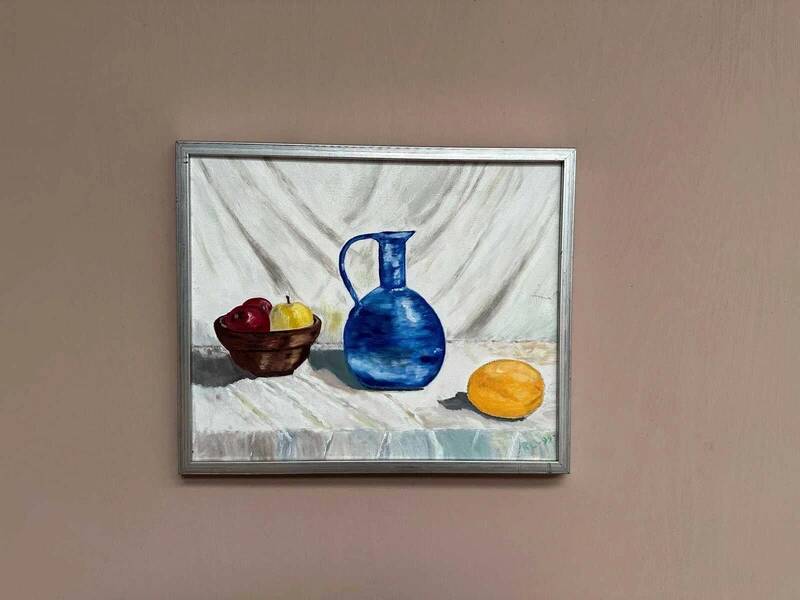 Huile sur toile "Nature morte avec bouteille bleue" par inconnu, vintage et encadrée.