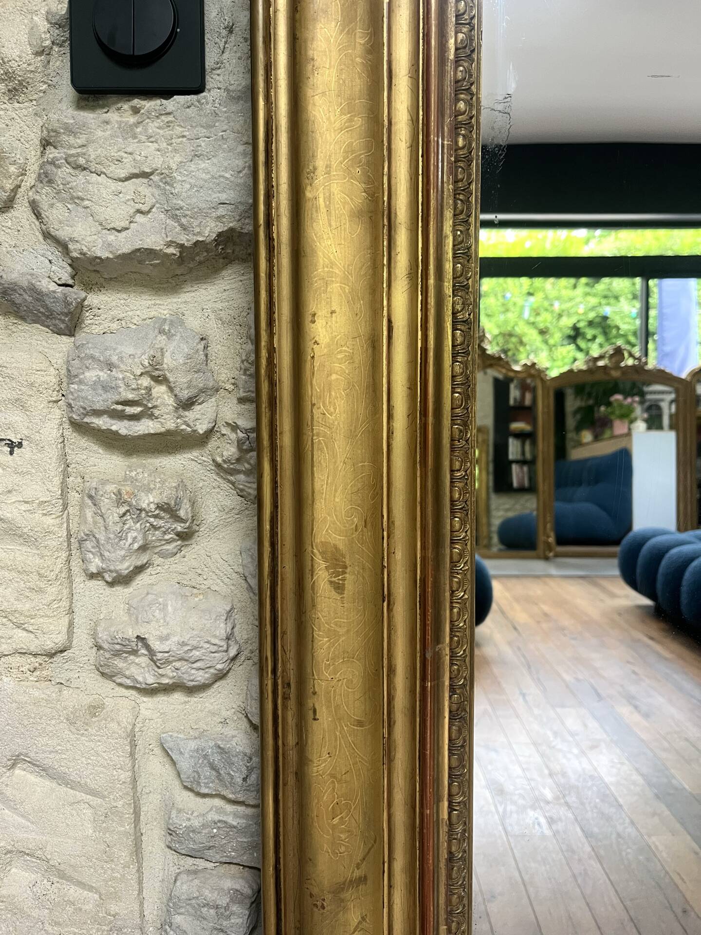 Fireplace mirror with pediment and pearl 178.5/151cm gold leaf, mercury