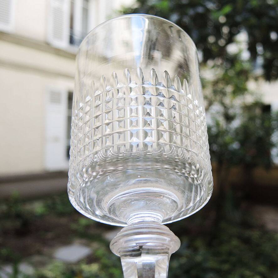 Lot de 9 anciens verres à pied de style Baccarat