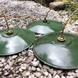 3 enamelled sheet metal suspensions