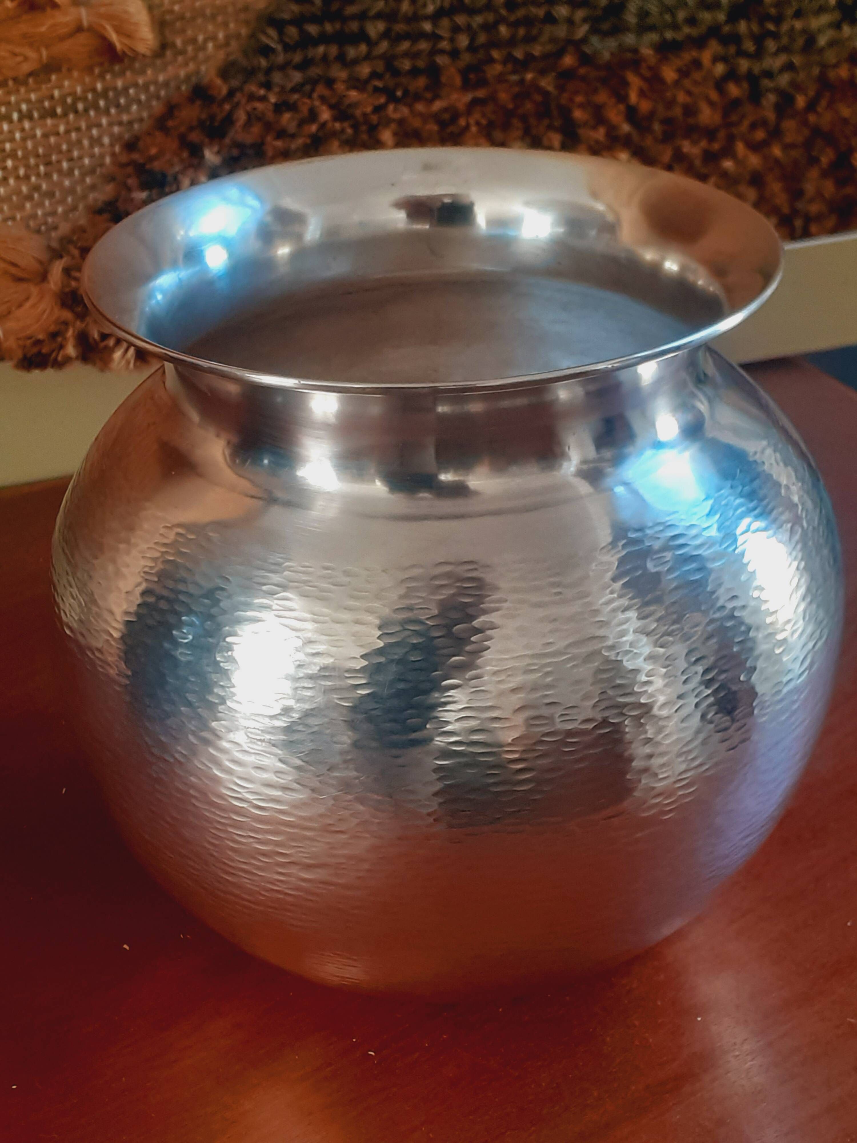 Vase boule style Art Déco en argent massif martelé