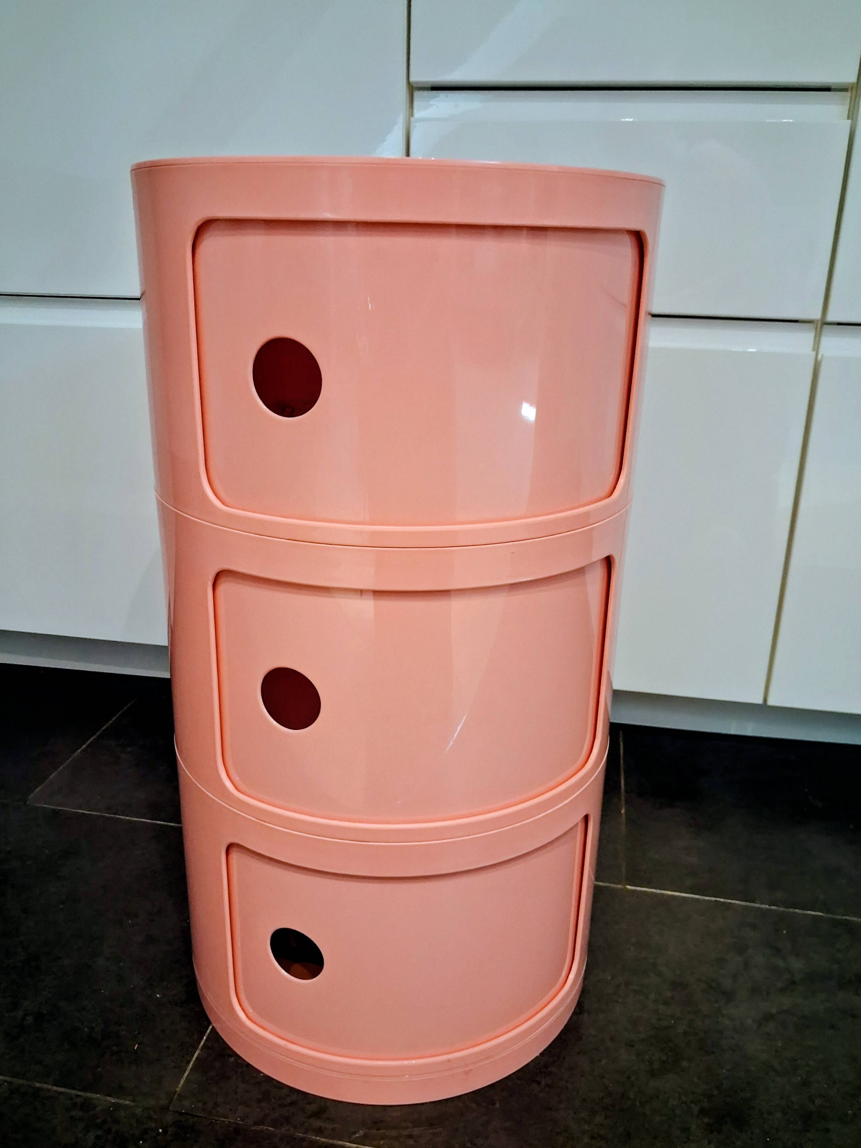 Table de chevet Kartell