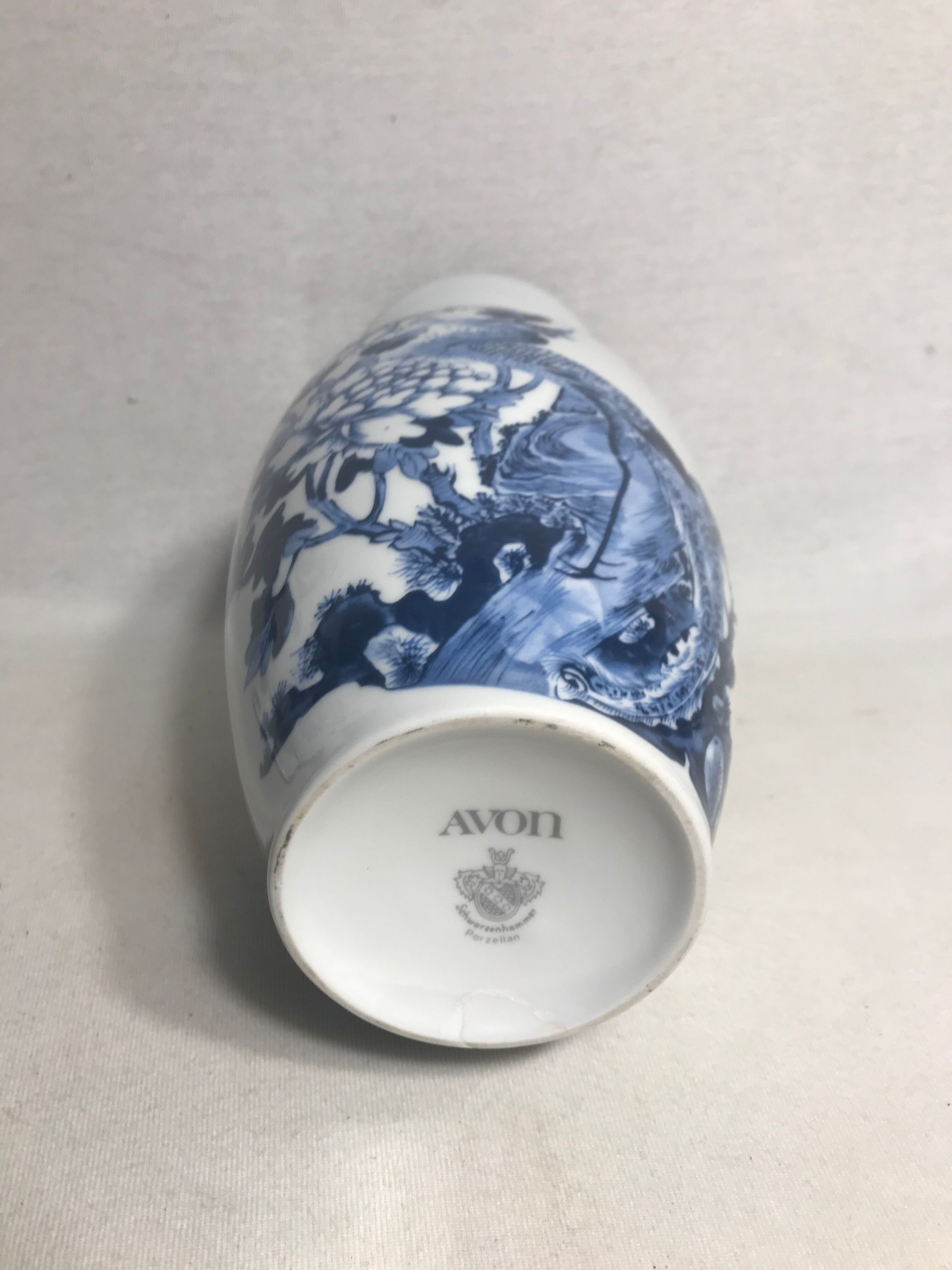 Old porcelain white & drawing birds blue decoration vintage avon vase