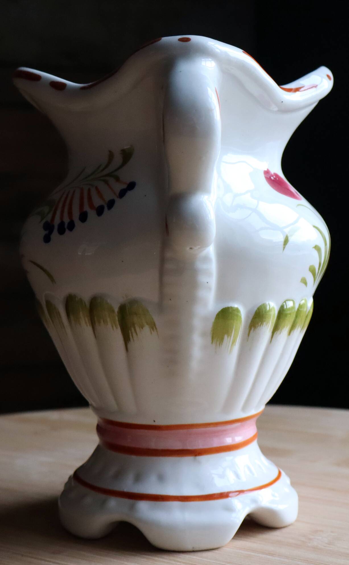 Médicis vase for display in earthenware - Traditional Old Moustiers style