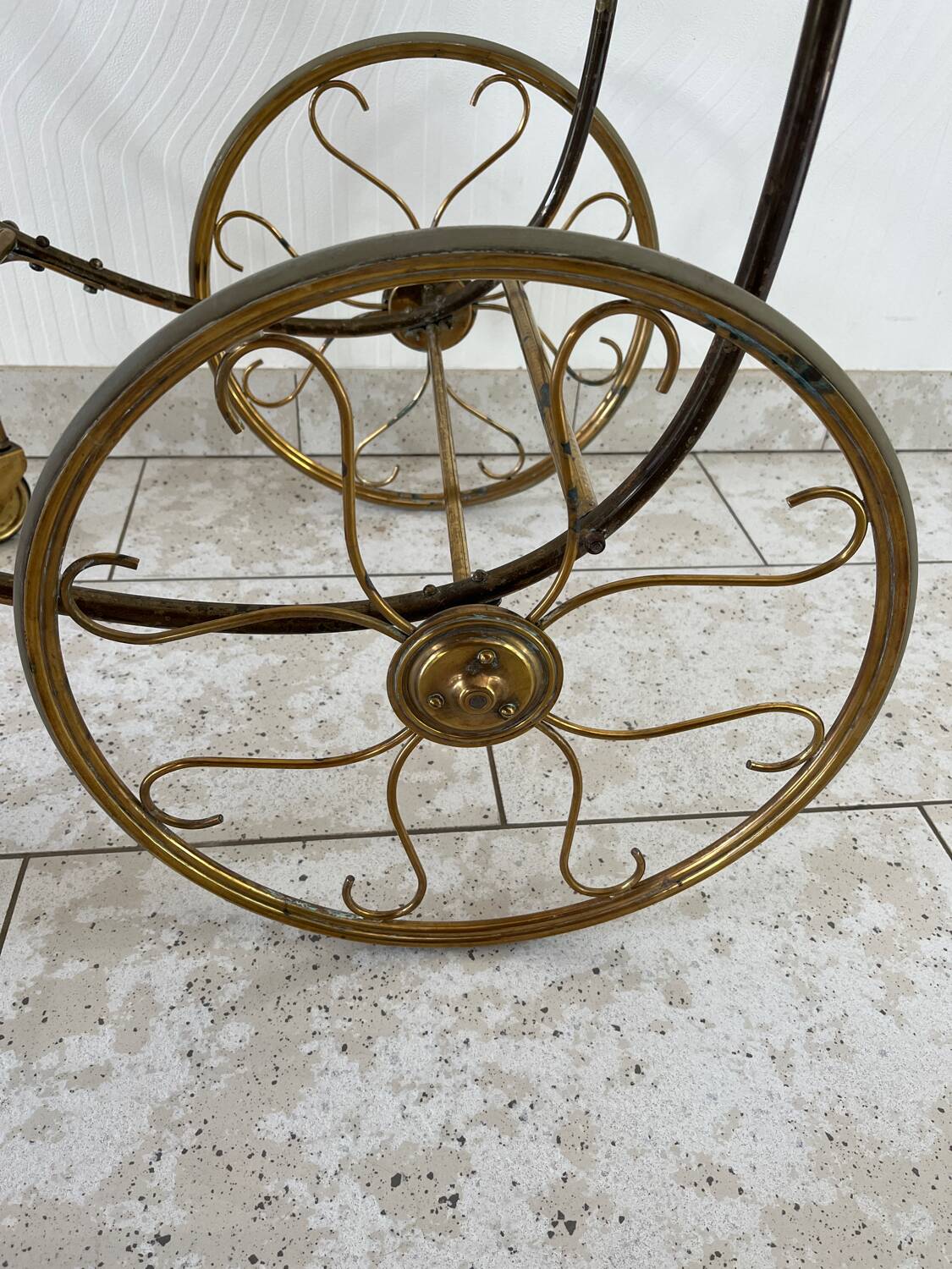 Desserte / bar roulant en laiton de Josef Franck pour Svenskt Tenn Suede annee 50/60