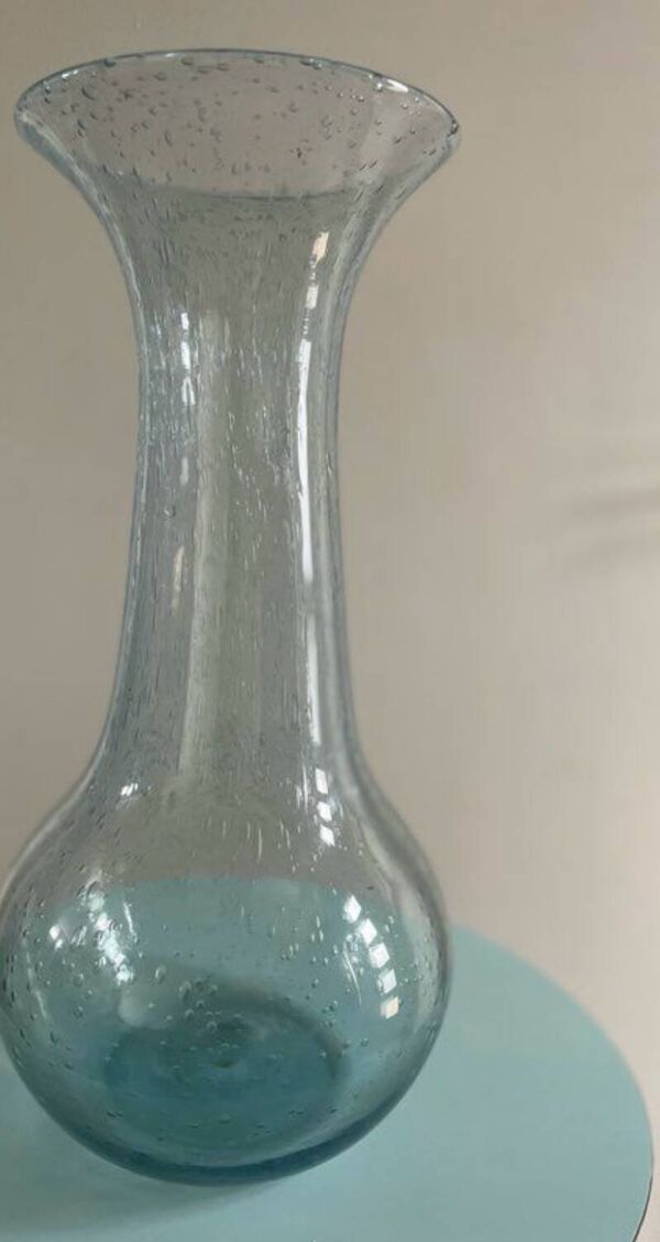 Vase en verre bleu Biot