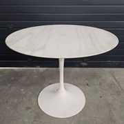 Tulip dining table with marble top by Eero Saarinen for Knoll International