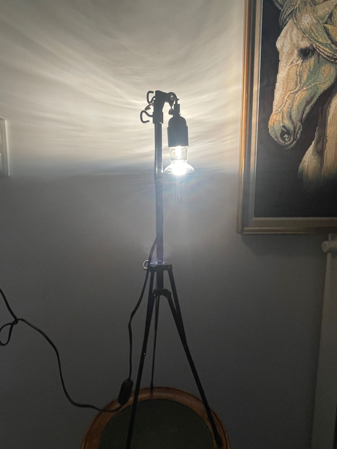 Tripod lamp