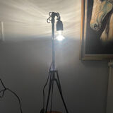 Tripod lamp