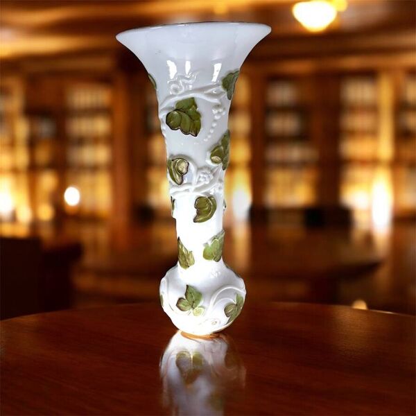 Baccarat  Vase Opaline XXL Décor Aux raisins 1860 19eme France