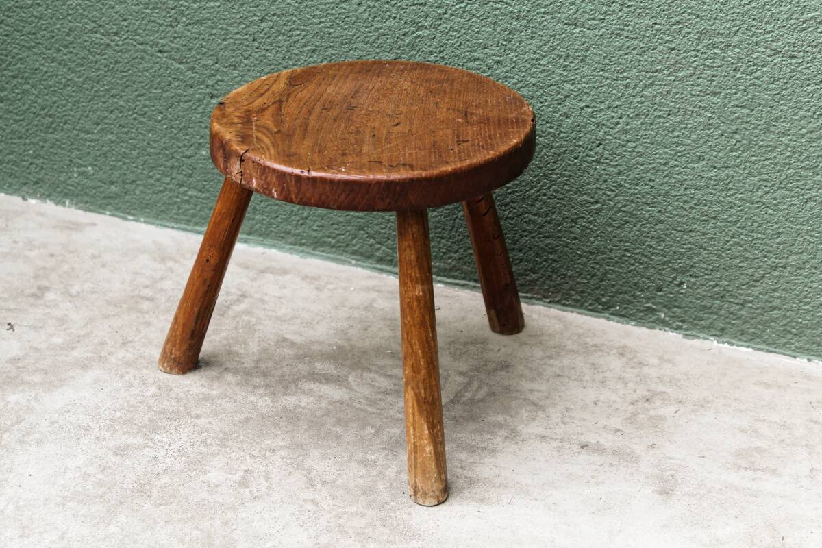 Circular tripod stool, solid wood