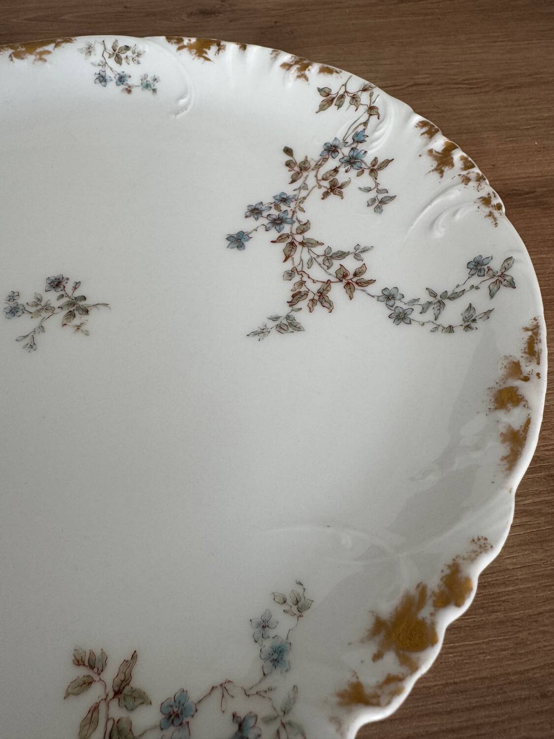 Porcelain plate from Paris E. Bourgeois