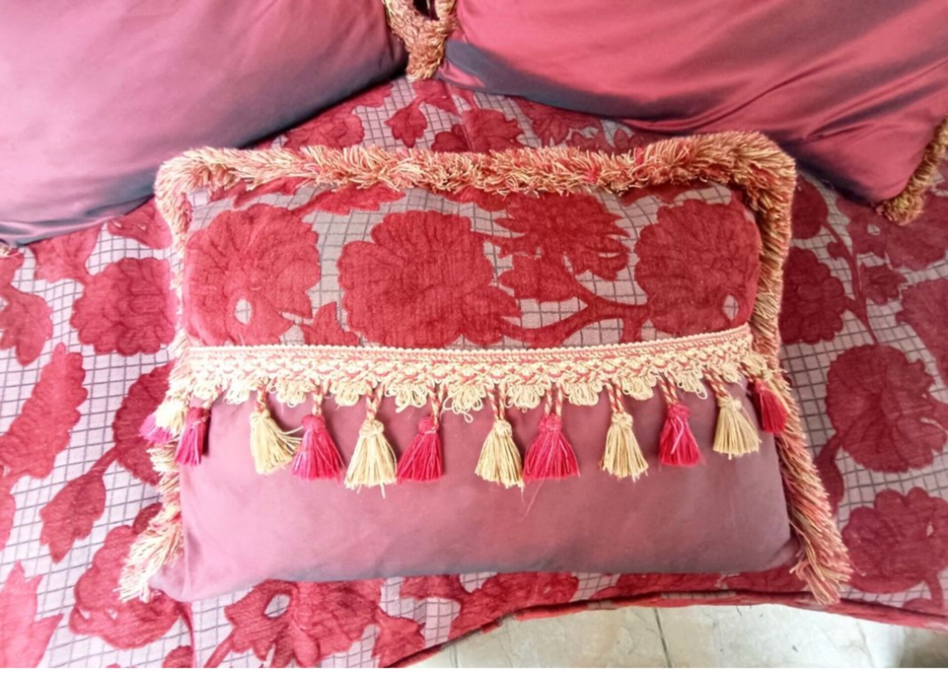 Magnificent Louis XV style sofa.
