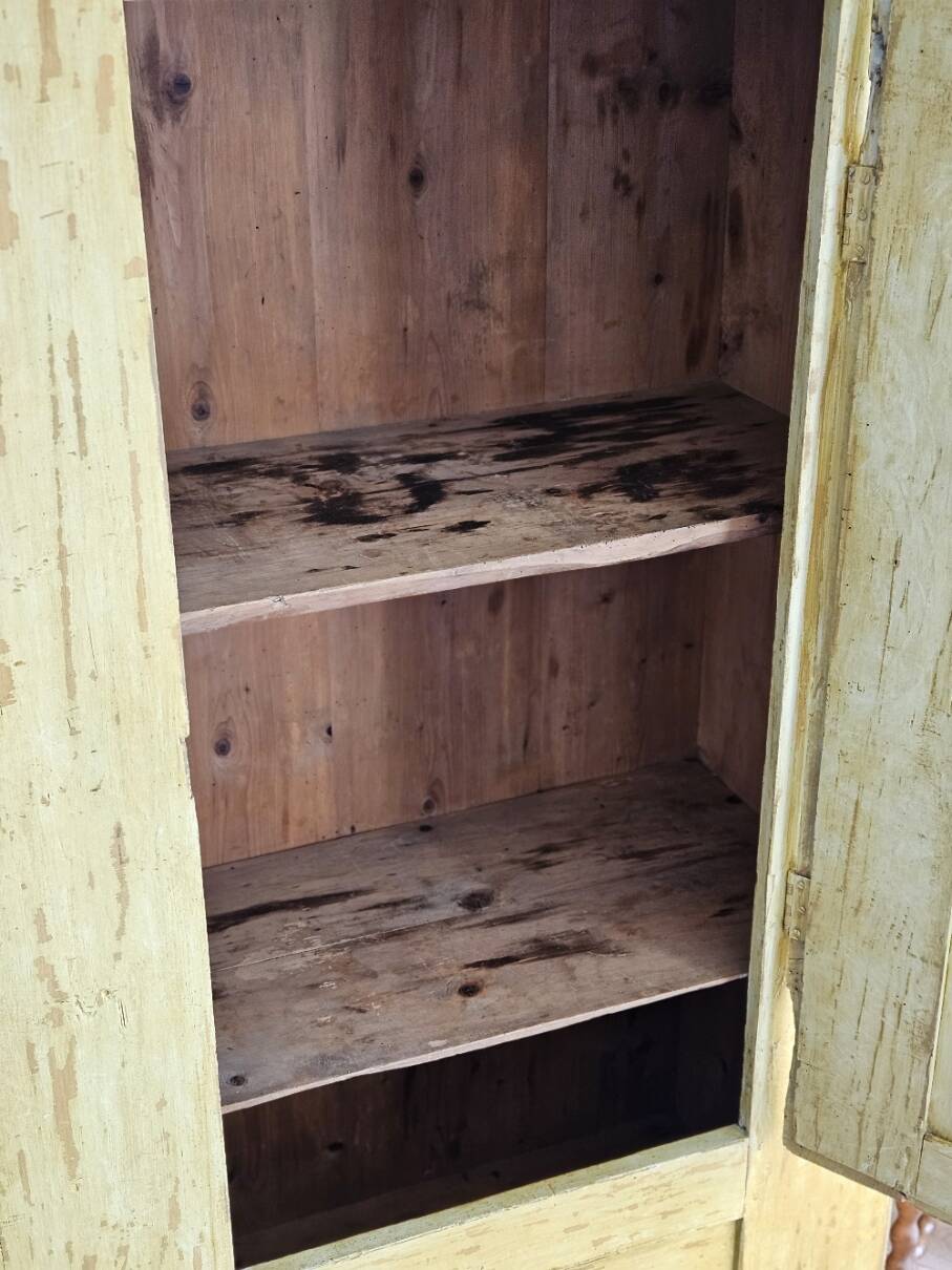 19th-century bonnetière wardrobe | Claudia