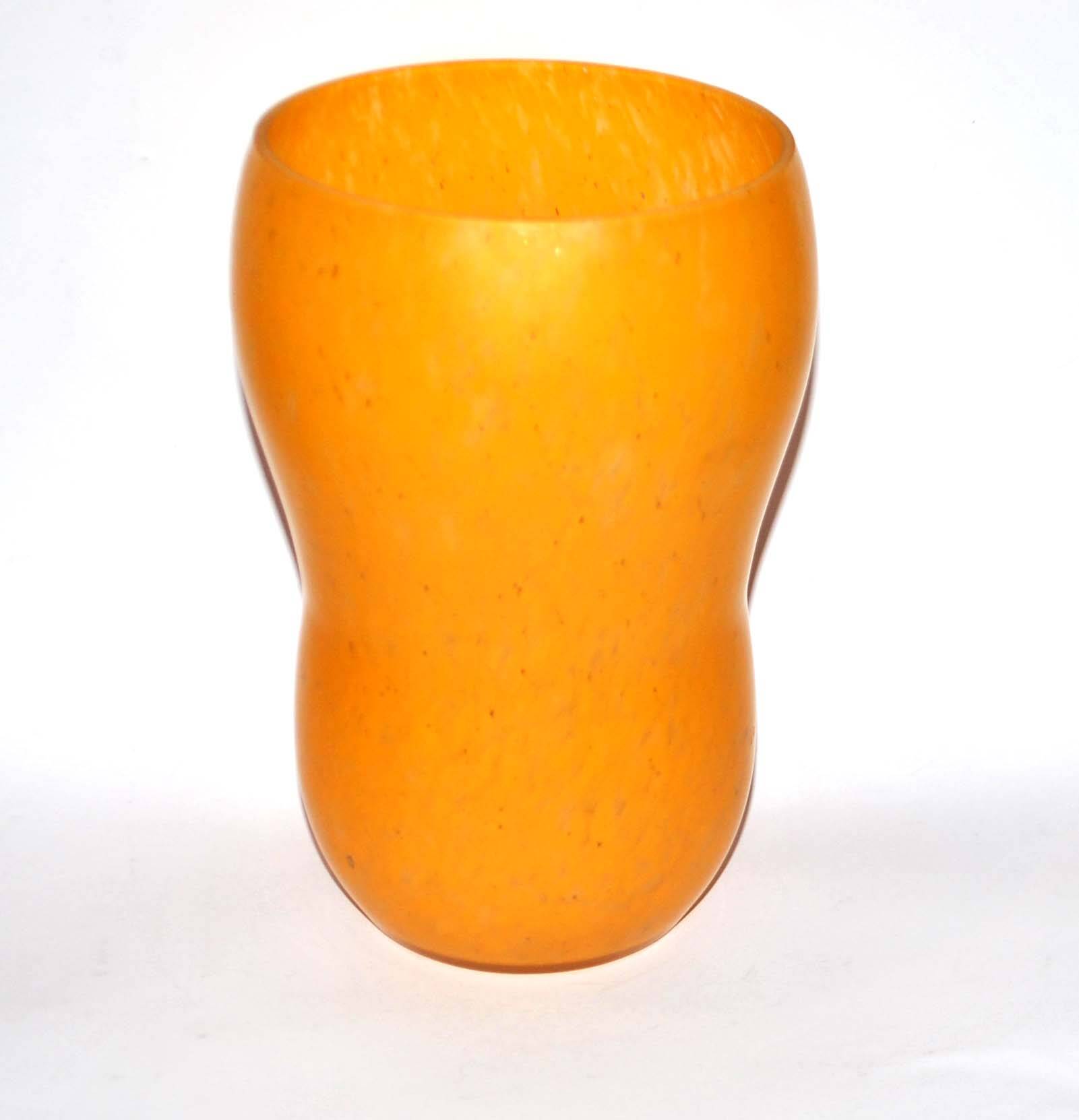 Marmoreal glass shell vase