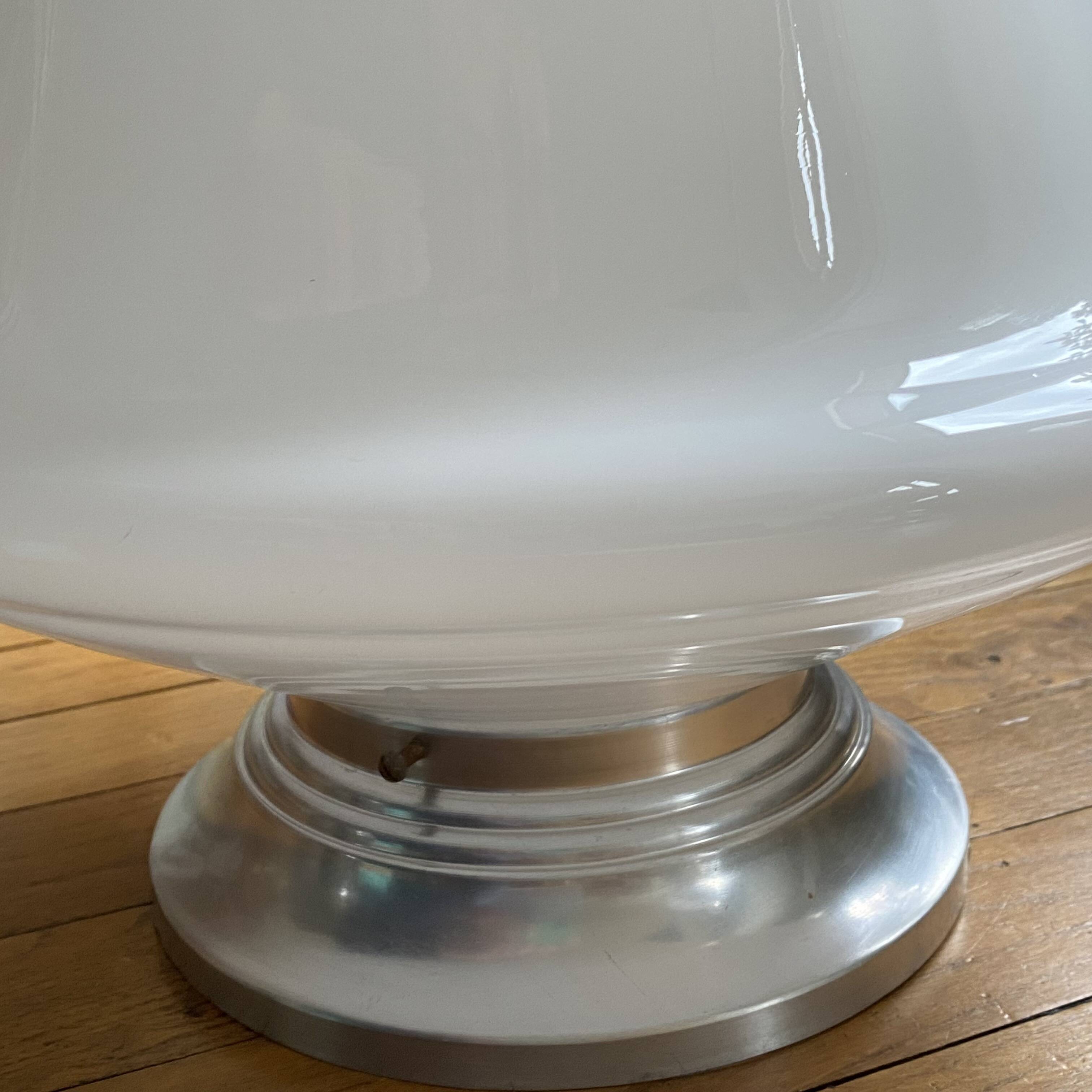 Grand plafonnier globe verre opaline blanc 30 cm base de fixation aluminium