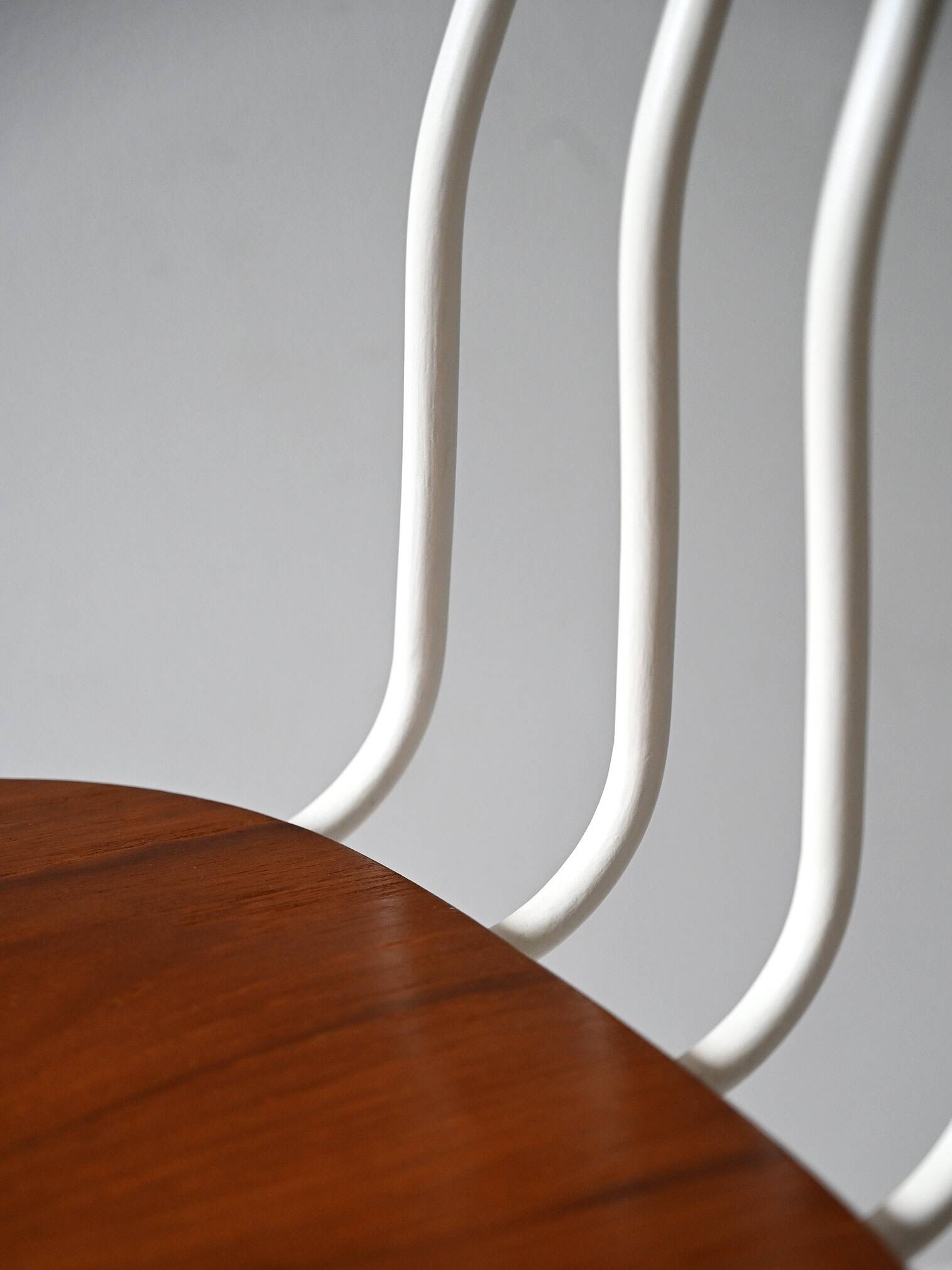 Paire de chaises en bois nordiques