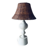 Grande lampe blanche en bois tourné