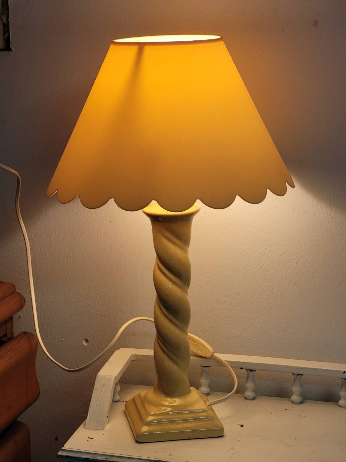 Butter yellow lamp