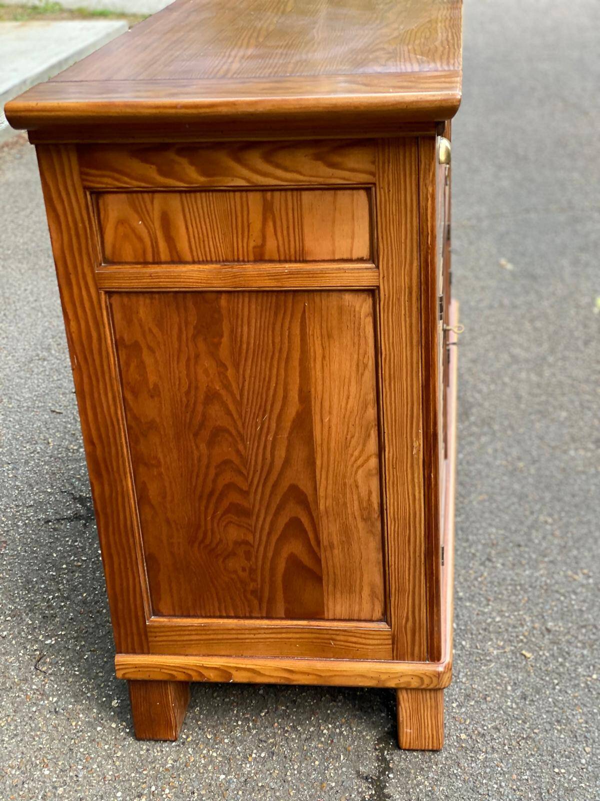 Scandinavian solid wood sideboard with 3 doors and 6 drawers, 160 cm