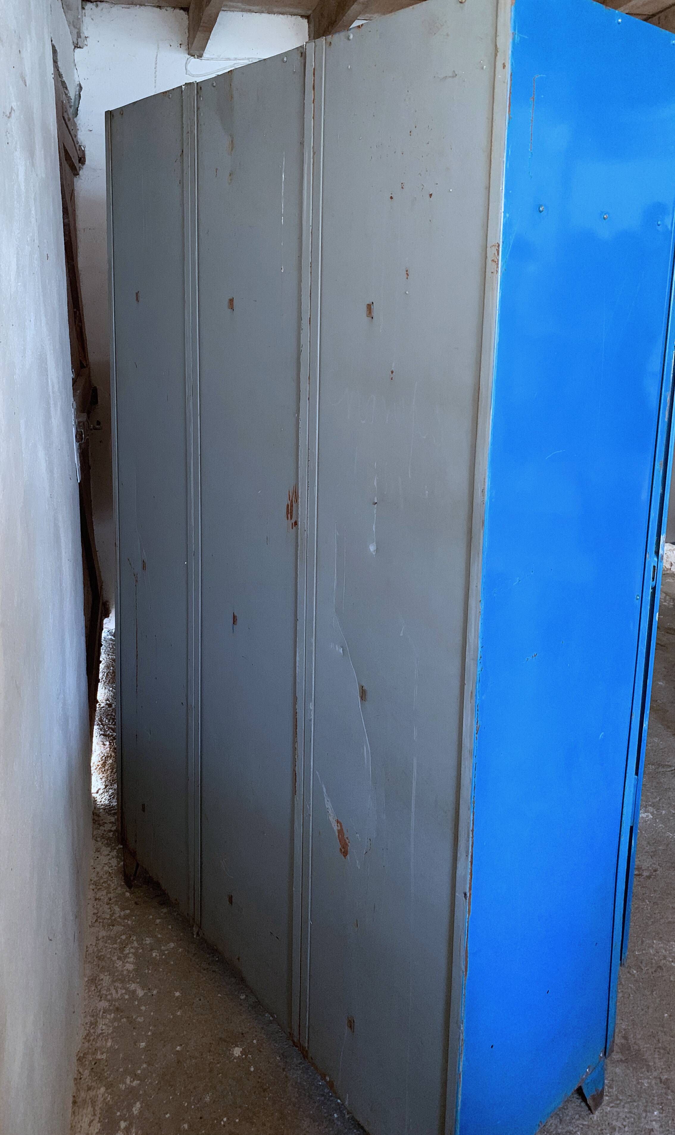 Industrial metal cloakroom