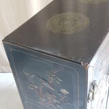 Chinese Bahut in 2-door laque