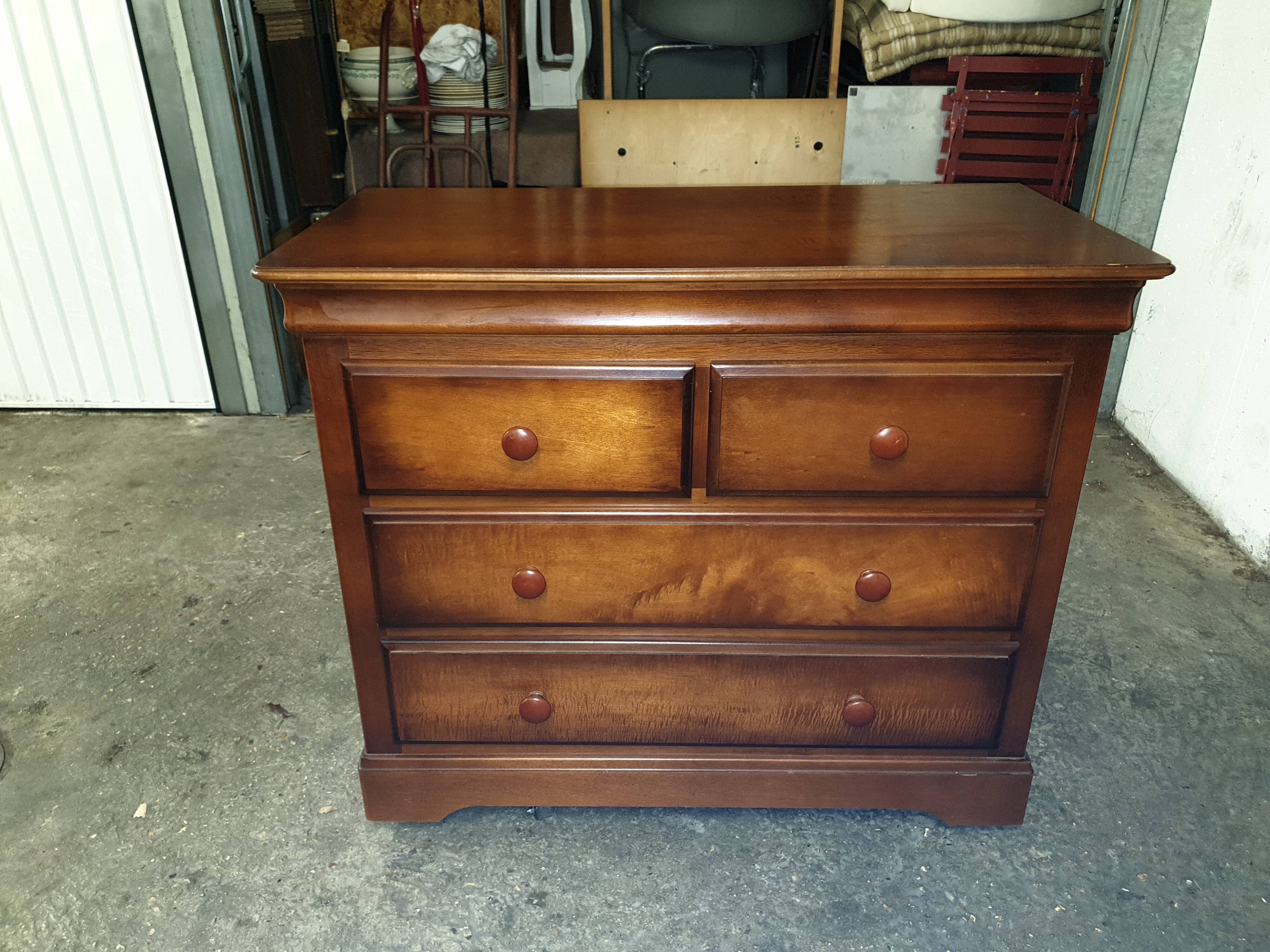 Commode 4 tiroirs  contemporaine