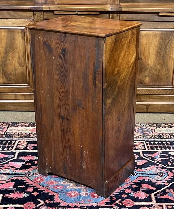 Chevet 19ème en noyer