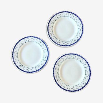 Set of dessert plates