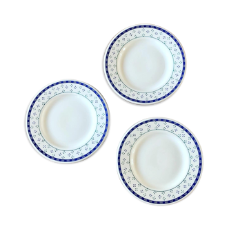 Set of dessert plates
