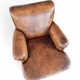 fauteuil club en cuir de mouton anglais ancien avec accoudoirs