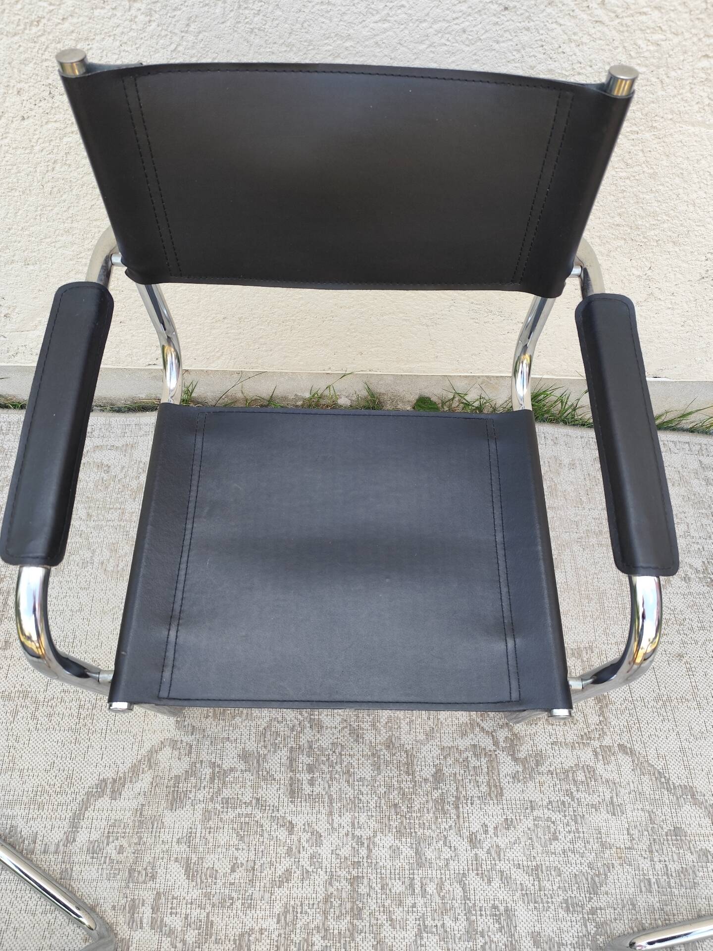 Set of 4 chrome tubular chairs