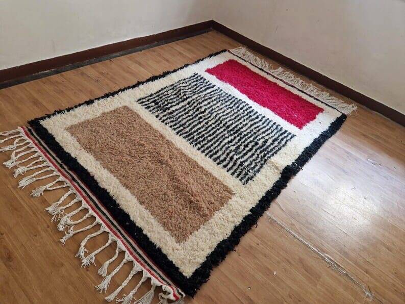 Handmade Moroccan wool rug, size 150 x 250 cm