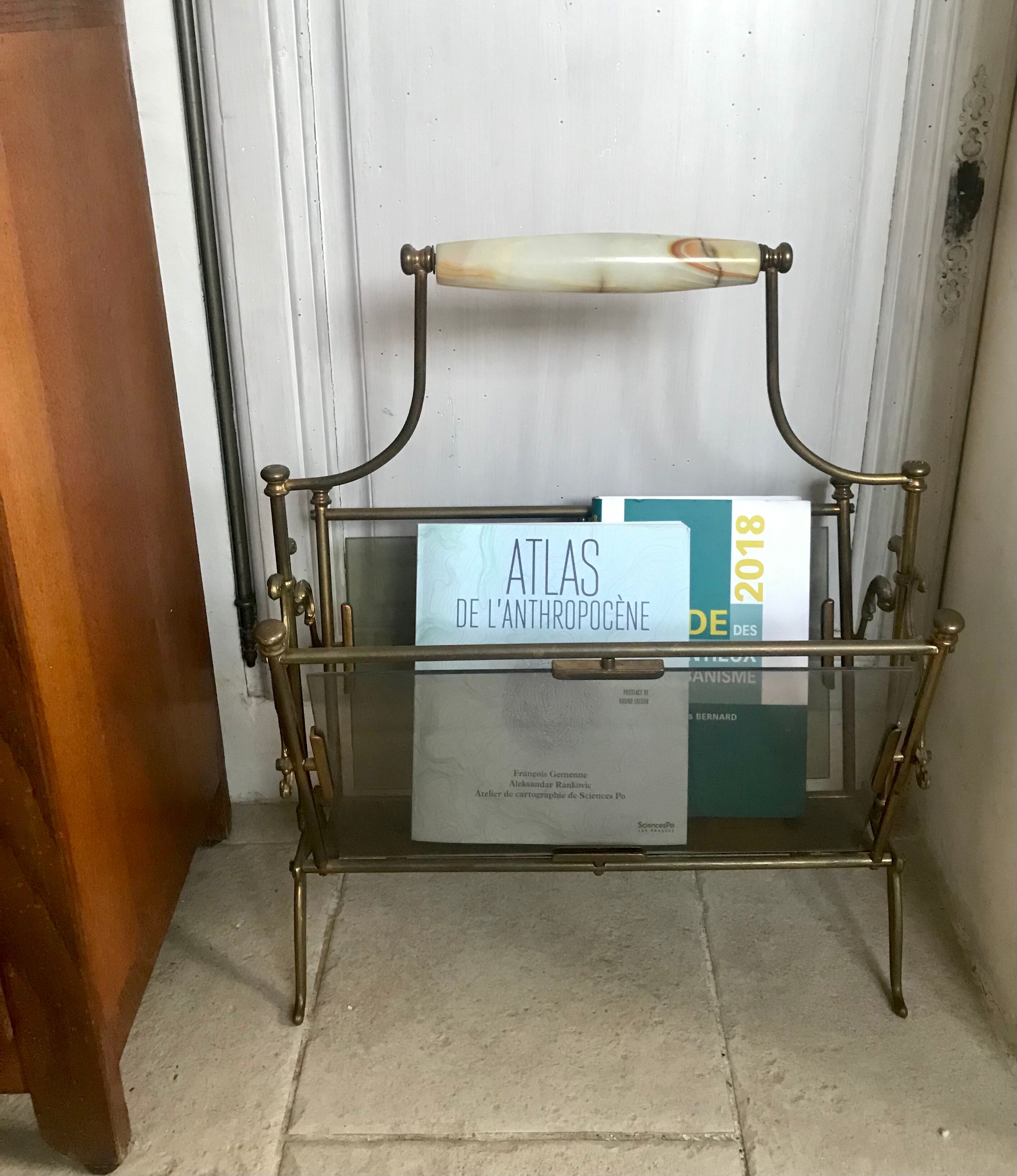 Onyx and laiton review gate 1960s