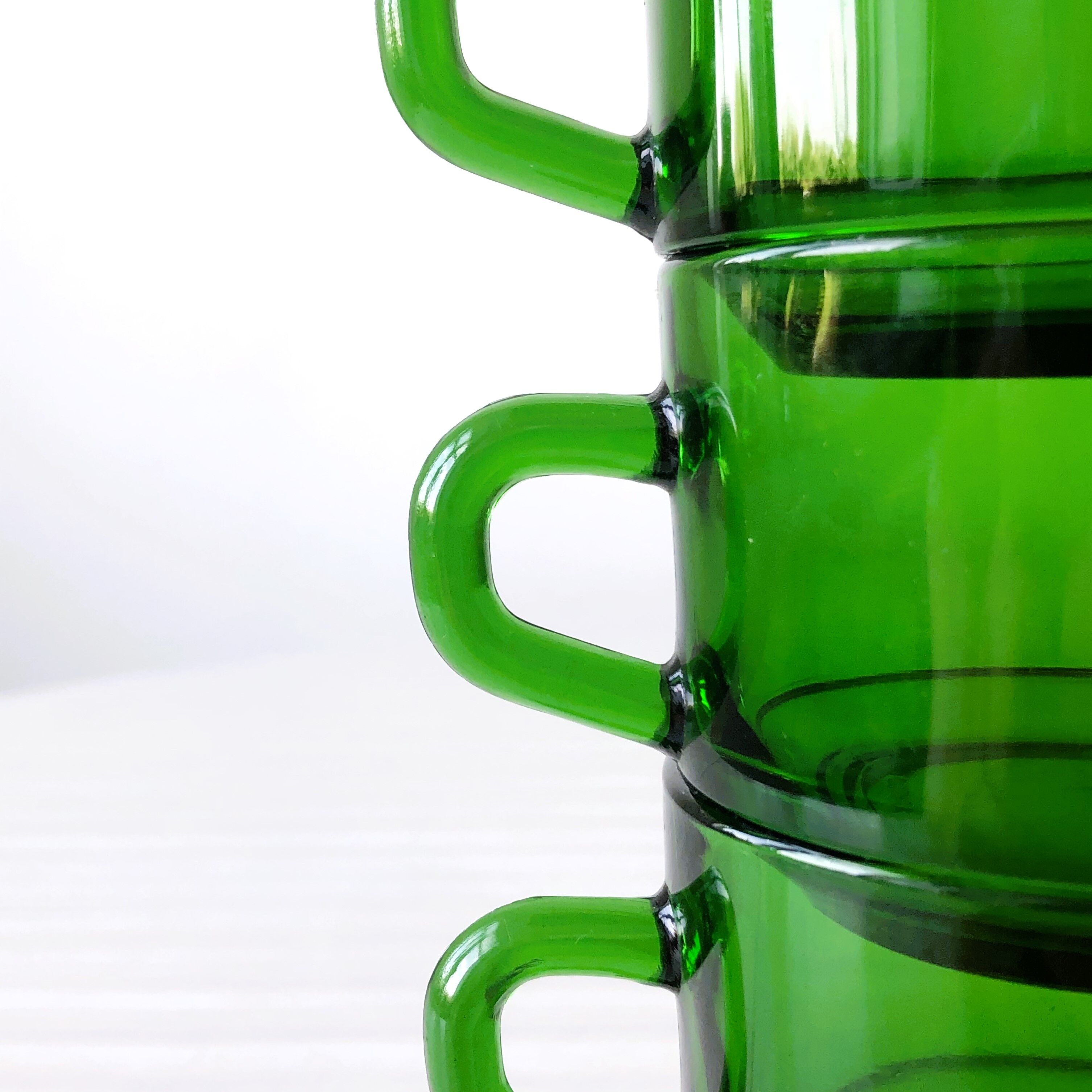 Lot de 5 tasses à café Vereco France vert emeraude translucide TBE vintage