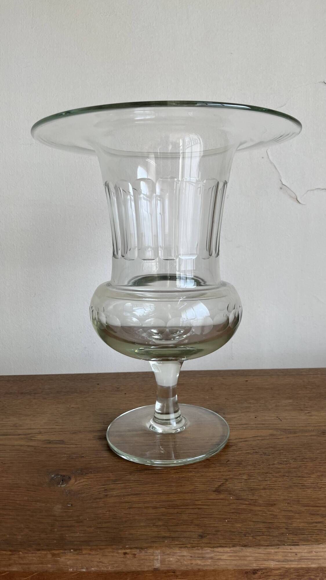 XXL neoclassical 19th-century medical vase in flat-cut crystal