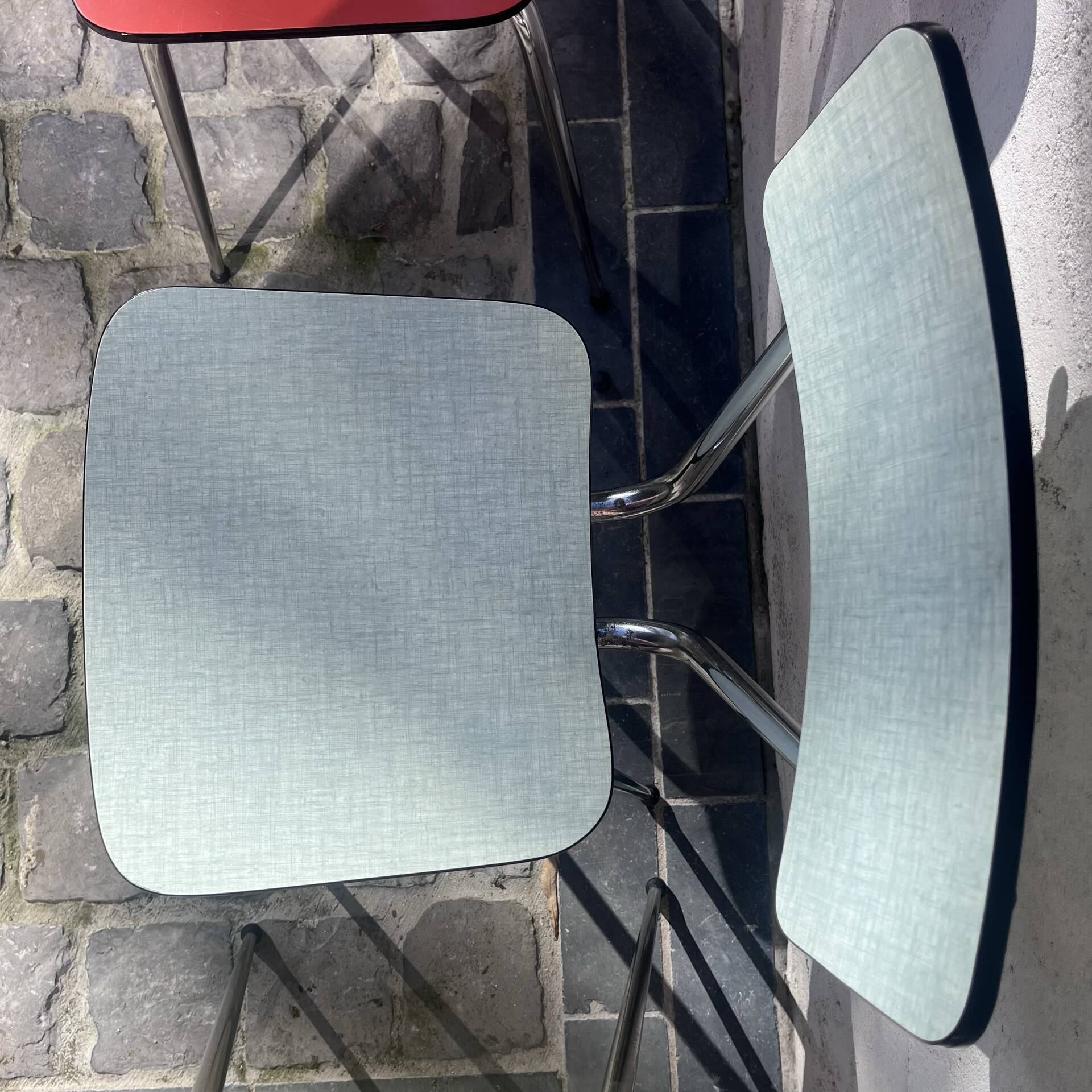 4 chaises en formica