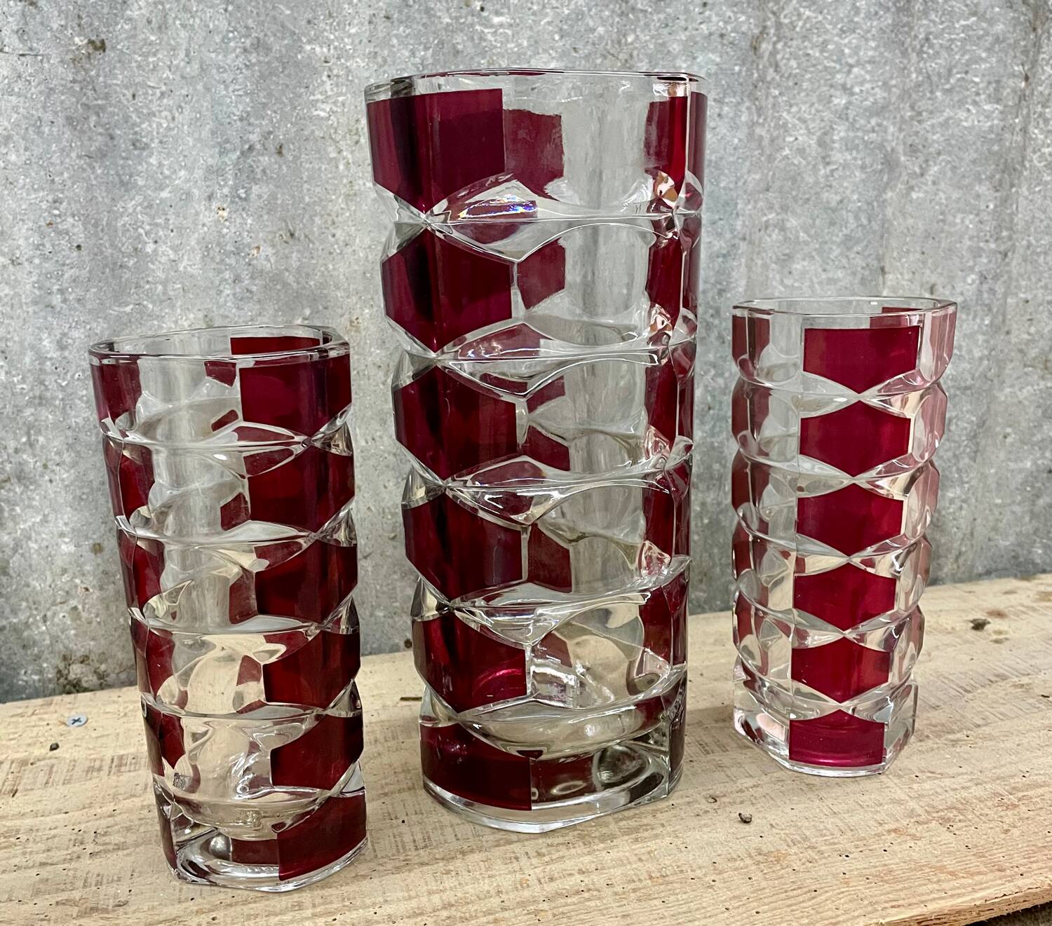 3 vases in clear and ruby red crystal – J.G. Durand, Luminarc