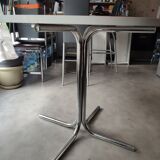 Vintage round table chrome legs