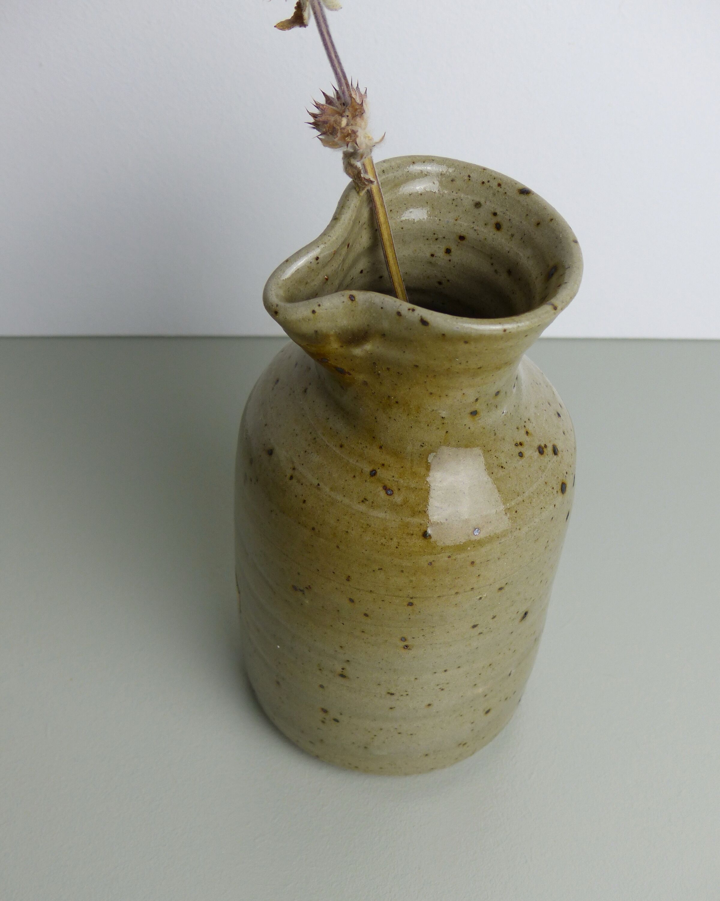 Vase ou pichet en grès pyrité gris/vert